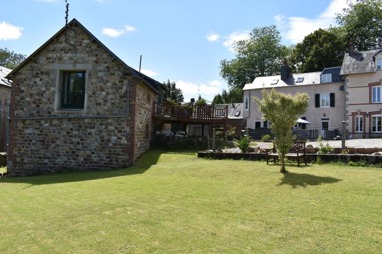 Gites In Le Neufbourg -Mortain Luaran gambar