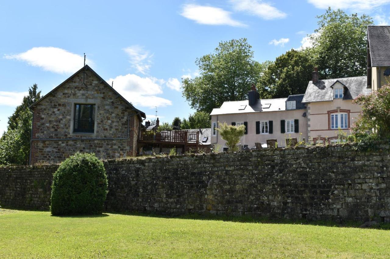 Gites In Le Neufbourg -Mortain Luaran gambar