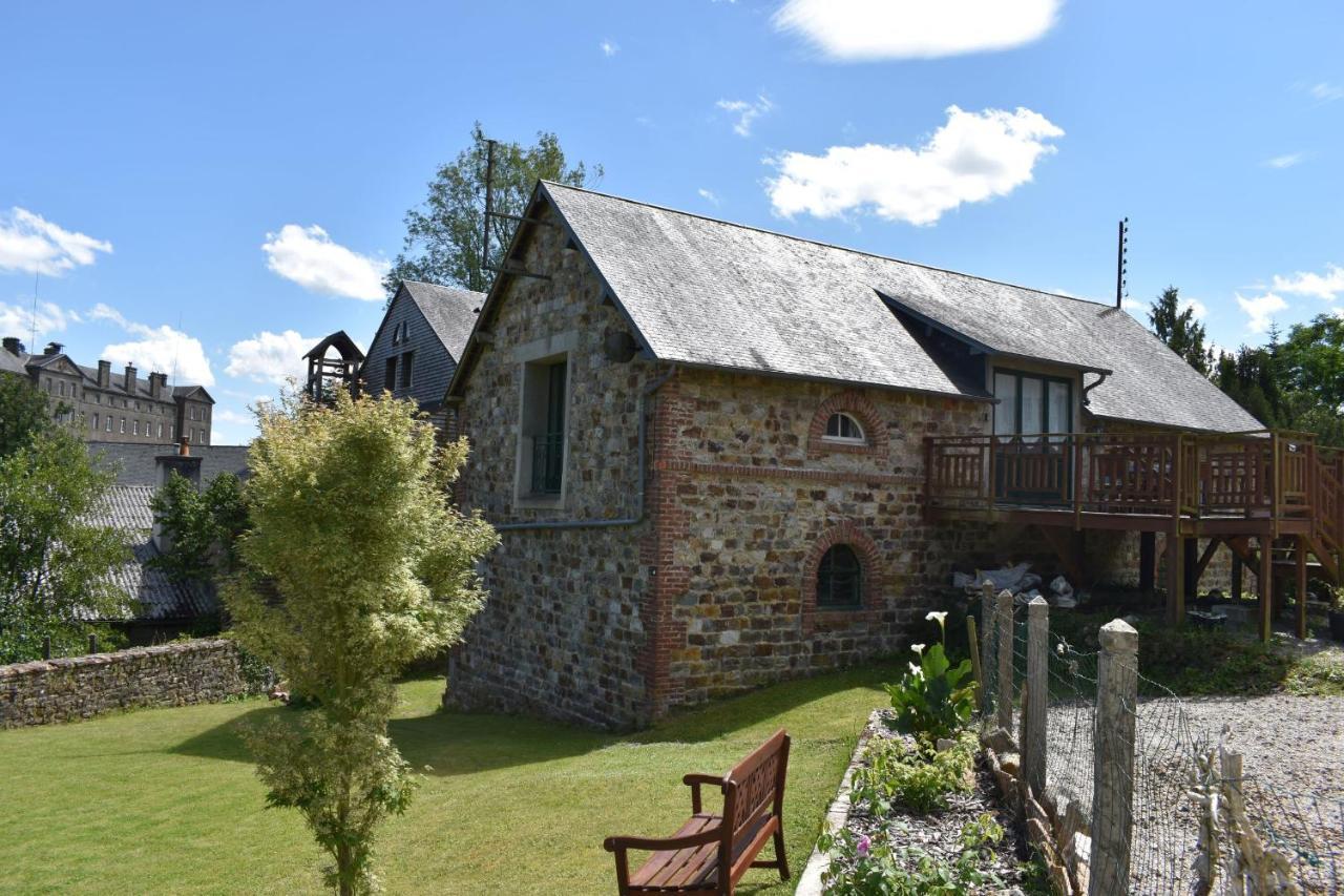 Gites In Le Neufbourg -Mortain Luaran gambar