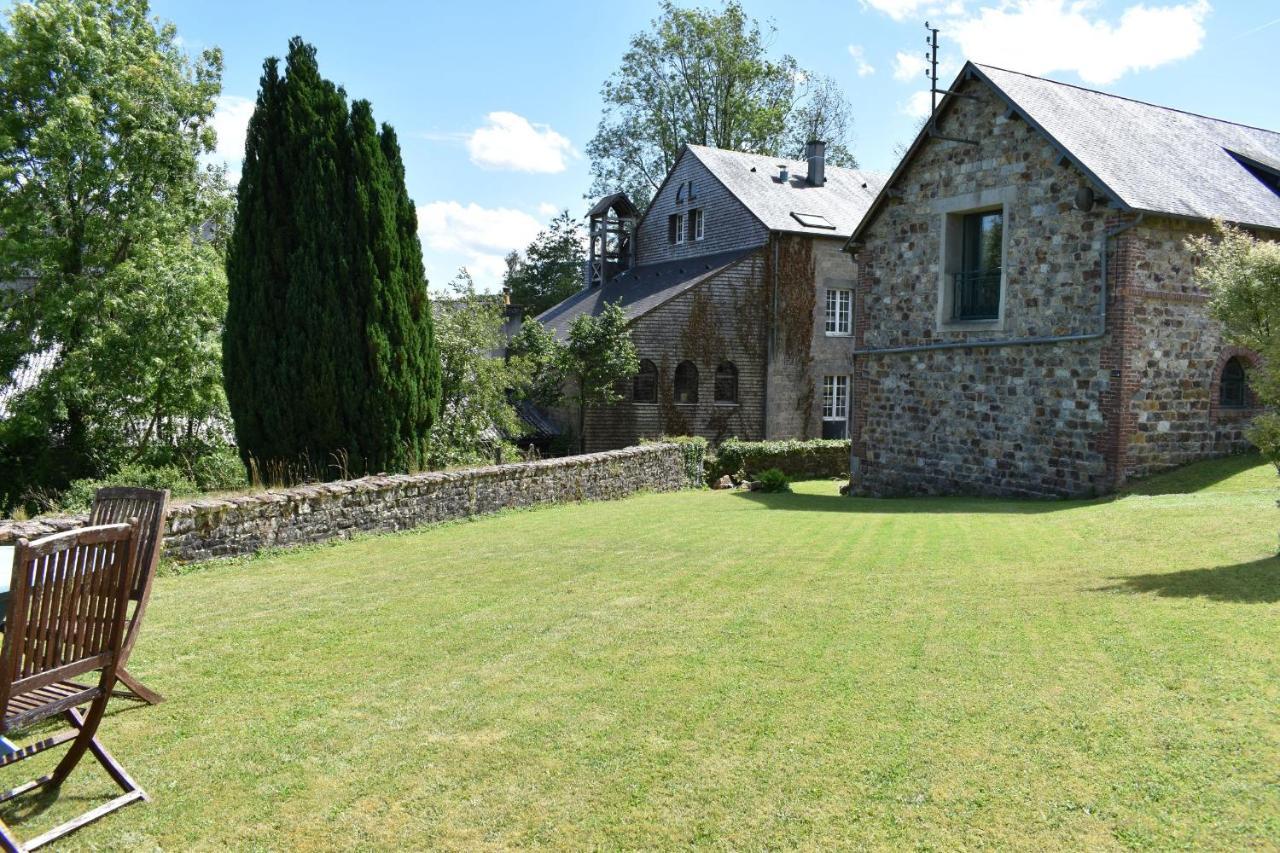 Gites In Le Neufbourg -Mortain Luaran gambar