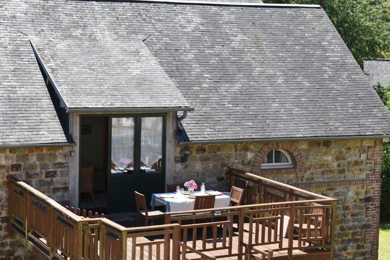 Gites In Le Neufbourg -Mortain Luaran gambar