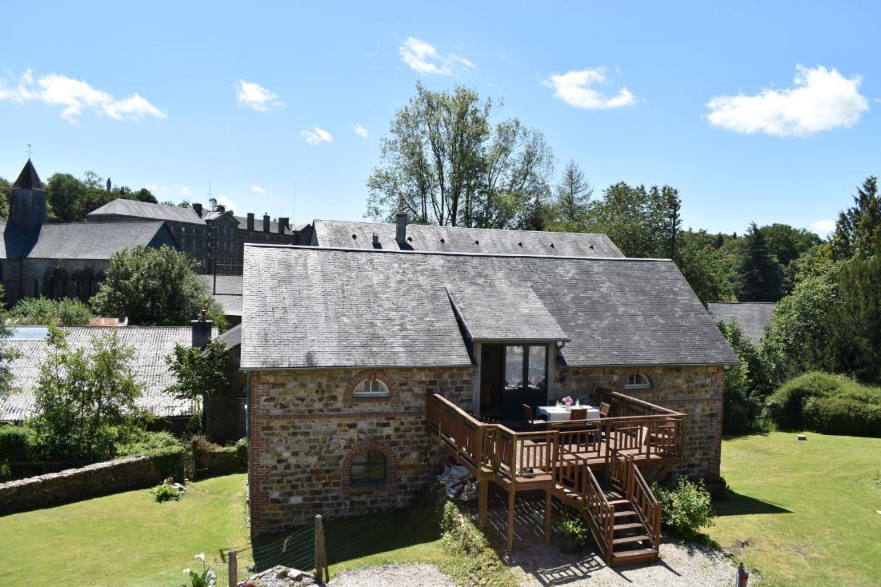 Gites In Le Neufbourg -Mortain Luaran gambar
