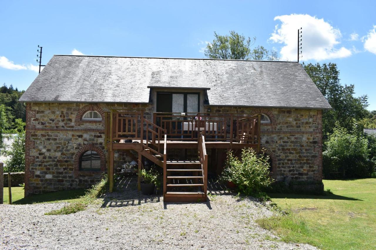Gites In Le Neufbourg -Mortain Luaran gambar