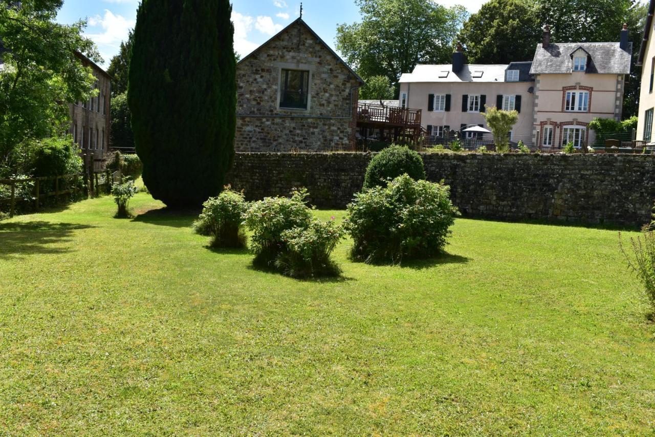 Gites In Le Neufbourg -Mortain Luaran gambar